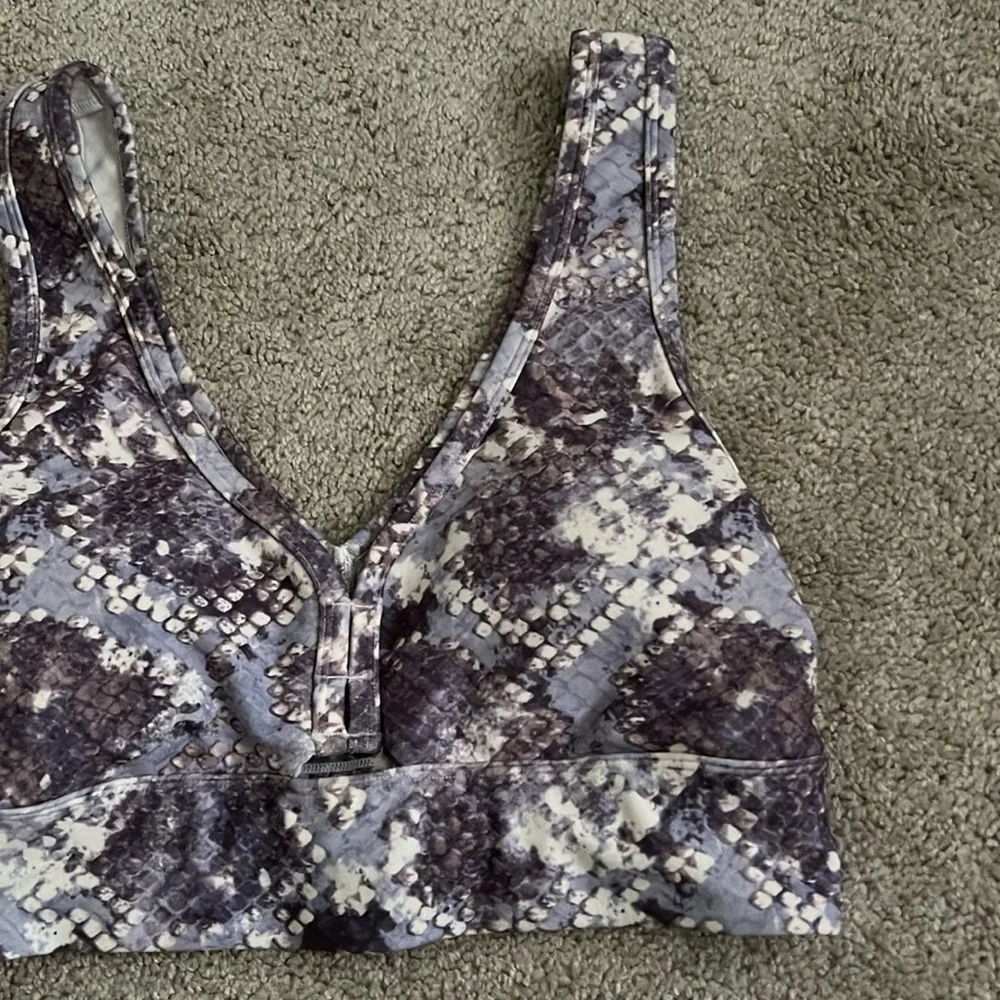 Jessica Simpson Heather Purple Snake-Print Keyhole Mikie Sports Bra Size Medium
